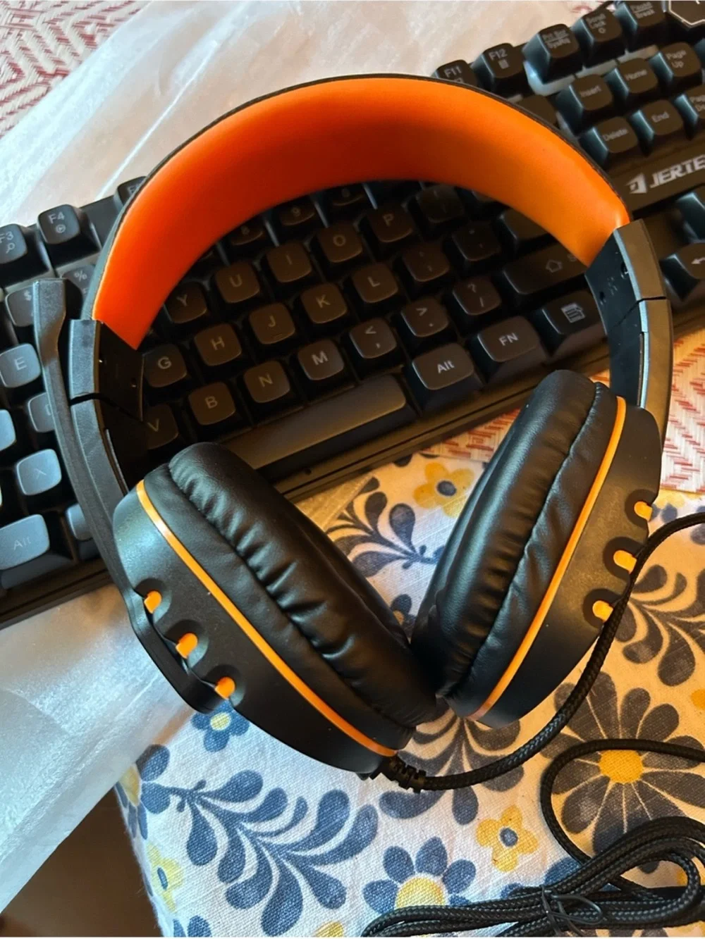 Victory CT4-01 RGB Gaming Keyboard + Headset Combo